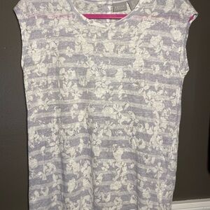 Kenar 100% Linen Top w/ Button Back Detail
